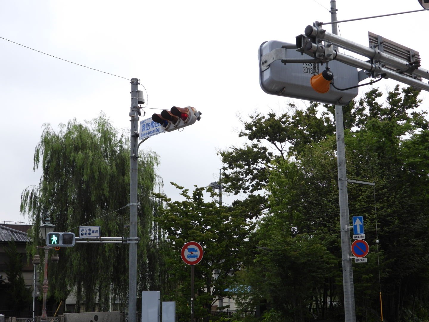 Hasshy 本日の撮り信 信号機の日 前橋市 諏訪橋西詰交差点の日信濃色と横型歩灯 T Co Gyc2yojhxi Twitter