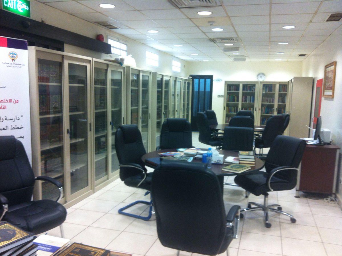 Taheel_Awqaf's tweet photo. تحديث المكتبات التابعة ل #إدارة_التأهيل_والتقويم داخل بالمؤسسات الإصلاحية و #منزل_منتصف_الطريق وتزويدها بالكتب الجديدة بغرض إتاحة الفرصة للاطلاع والقراءة من قبل الفئات المستهدفة من نزلاء المؤسسات الإصلاحية والمتعافين من الإدمان
 بلغ عدد الكتب المصنفة بالمكتبات (2210) كتاب ومجلة. https://t.co/rzVFvGXkTc