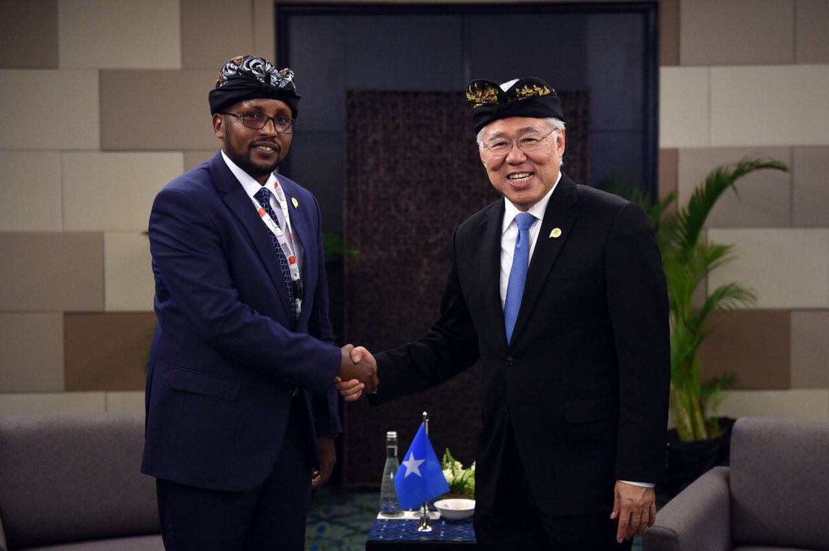 Kemendag's tweet photo. Keduanya juga sepakat untuk mendorong kerja sama B-to-B termasuk bisnis forum serta business matching. Diinformasikan bahwa Somalia telah memiliki 15 kantor dagang di Indonesia. #IAID2019 #IndonesiaAfrica https://t.co/9cBrepY5Yl