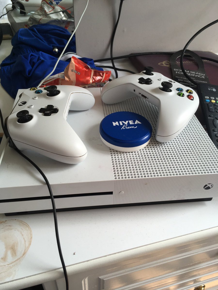 HousekeeperHead's tweet photo. Can’t be that underprivileged if they can afford an #xbox #housekeeping #housekeeping4life #hotellife https://t.co/gKOsXT4b0u