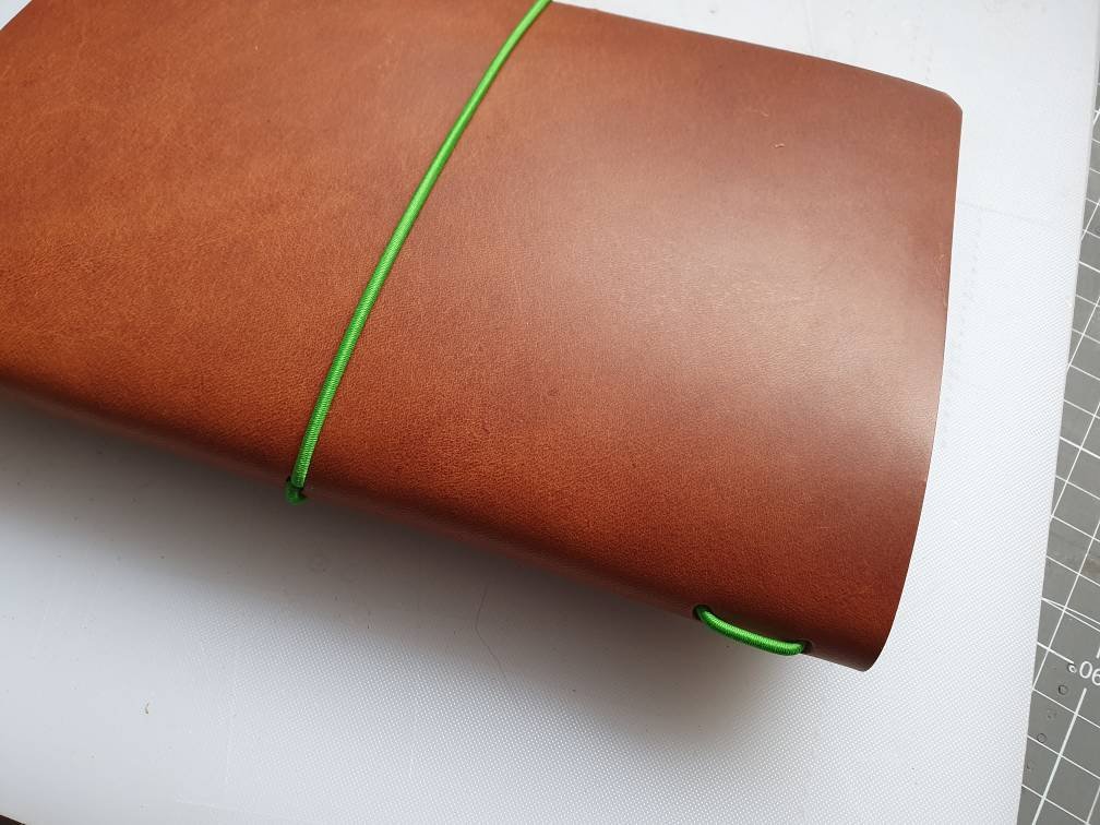 SandraPoppys1's tweet image. Personalised distressed leather Journal cover tuppu.net/e87dff42  #DocumentFolder