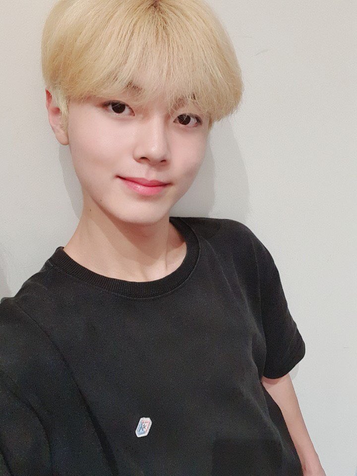 Woollim_rookie's tweet photo. [Woollim Rookie_성준]
성준이가 직접 쓴 쭌’s Self 소개

#Woollim #울림 #이성준 #성준 https://t.co/CX1SNrYL3B
