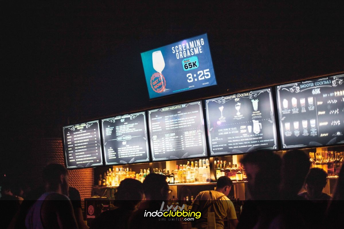 #ICPHOTOS Holza - Wed 24 Jul 2019  @ Lxxy > ic.gg/photos/290088 @holzakontra