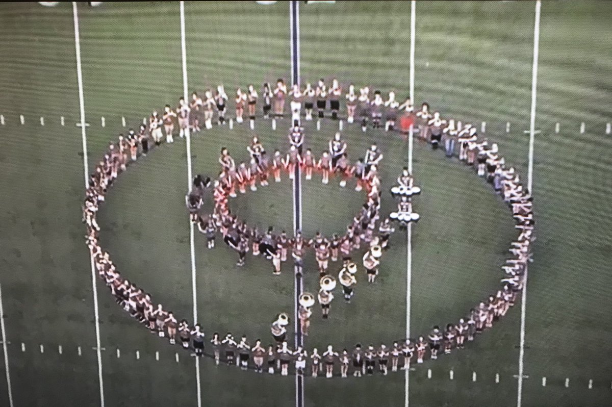 KMac1020's tweet photo. I mean...talent! @OlatheEastBands @OlatheEastHawks @oeastcheer https://t.co/6BTLwGcslg