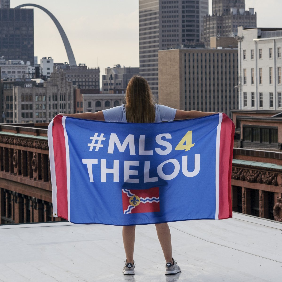 stlCITYsc's tweet image. Today is a great day for St. Louis. Go to MLS4THELOU.com at 11:30am and watch the livestream as @thesoccerdon makes a major announcement about the future of soccer in #STL! #MLS4THELOU