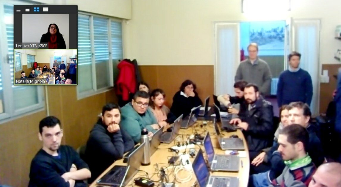 SaludTecnofe's tweet photo. Seguimos desarrollando nuestros programas de Transferencia de conocimiento para las nuevas implementaciones 💻 que llevamos adelante. Trabajamos para hacer de nuestra #saludpublica 🏥 la mejor y más moderna del País🇦🇷 @ehCOSbyeveris @MinSaludSantaFe @GobSantaFe https://t.co/YtLMpP5OHu