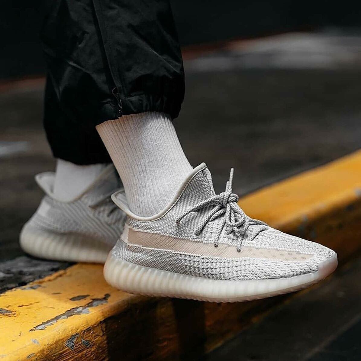 adidas Yeezy Boost 350 v2 Lundmark Reflective For Sale Head