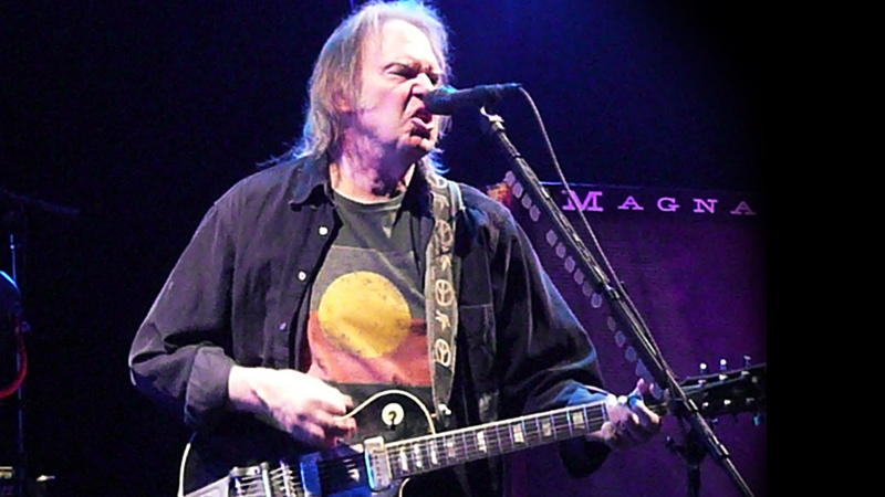 ArrowTVRock's tweet photo. Neil Young brengt nieuw Crazy Horse-album uit in oktober.

Lees meer: https://t.co/7JcaWoKMM7 https://t.co/zfOYX1gfZb