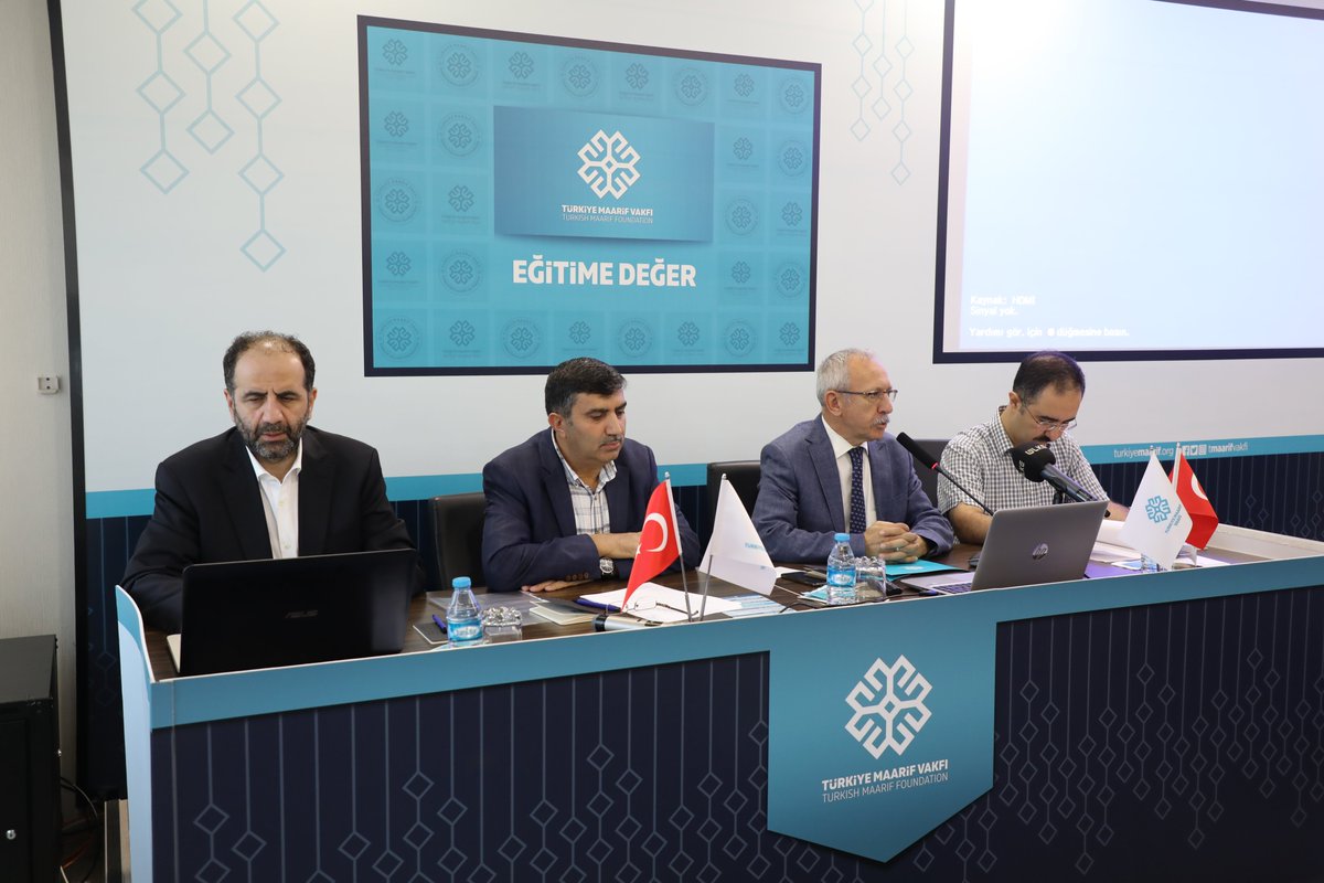 TMaarifVakfi's tweet photo. Moderatörlüğünü Mütevelli Heyeti Üyemiz Prof. Dr. Ahmet Emre Bilgili'nin yaptığı "Fuat Sezgin Hocayı Hatırlamak" konulu panelimiz, Başkanımız Prof. Dr. @Birol_Akgun'ün açılış konuşmalarıyla başladı. https://t.co/JjmYKA5WkC