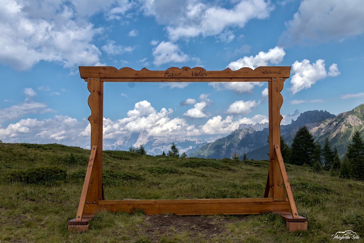 Cornice sul PassoValles #passovalles #trentino #altoadige #trentinoaltoadige #dolomiti #montagna #nature #landscape #paesaggio #travel #girovagandoperlitalia #unesco #amoviaggiare #viaggi #viaggio #viaggiatrice #viaggiarenelmondo #viaggiofotografico #travelling #travelphotography