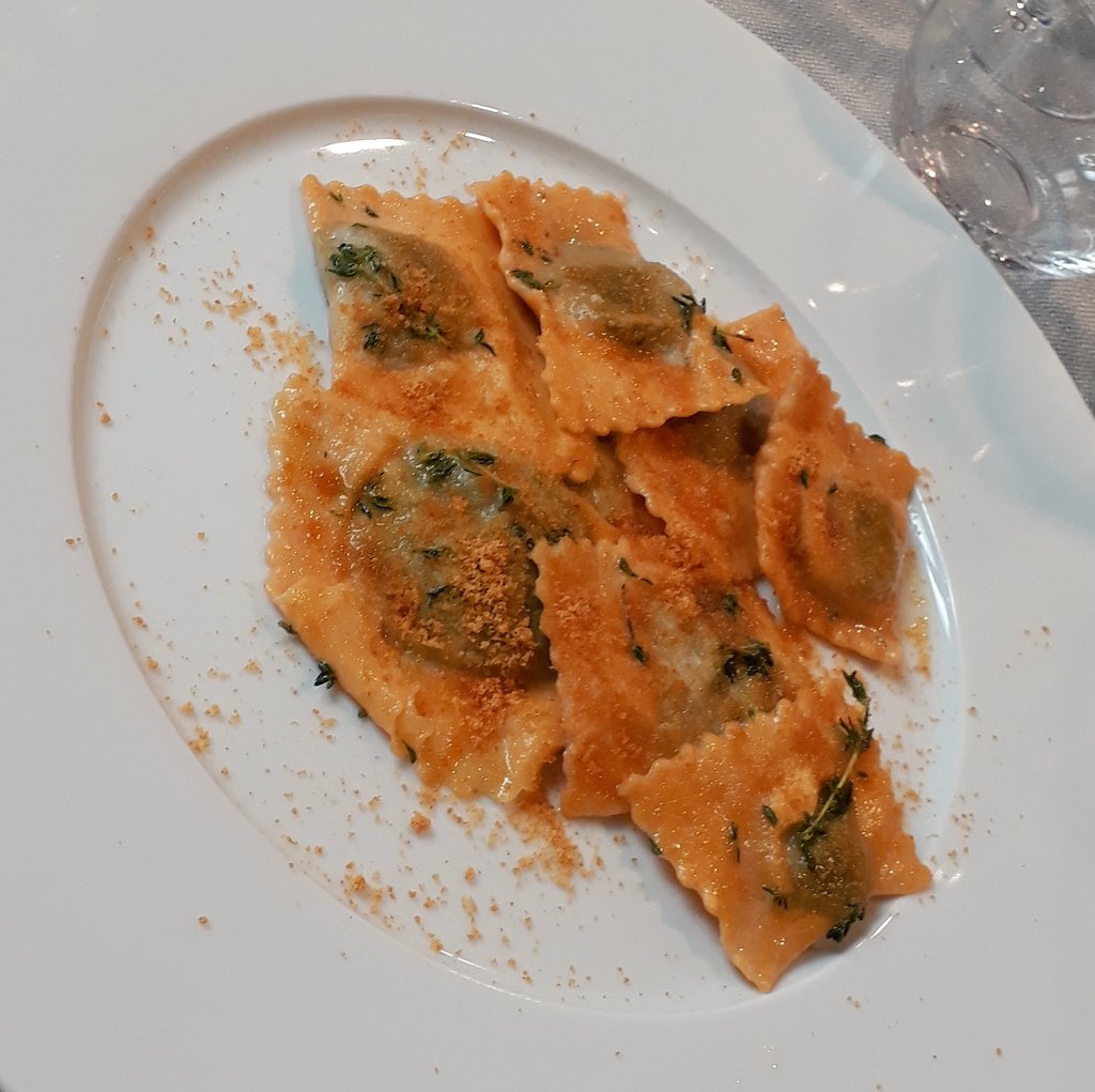 Marco_K18's tweet photo. Locanda La Francisca nuova apertura ad #Omegna
Interessanti ravioli di #pesce di lago e spinaci, conditi con bottarga di #coregone e timo
#cibo #food #cucina #gourmet https://t.co/rni0tSGysu