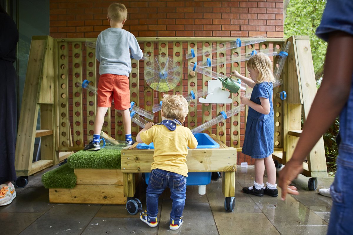 WhitworthArt's tweet photo. This is #SplashStudio. There are so many great opportunities to play with water thanks to the equipment kindly donated by @pentagonplay. There's still 12 days left to visit. Every day 11am-3pm until 1 Sep.
#whitworthplaytime
https://t.co/tF61hUepT0 https://t.co/3MomQTpvyk