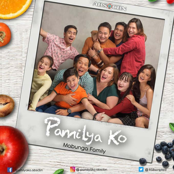 MarisRacalNews's tweet image. Makikilala mo na ang PAMILYA MABUNGA at ang iba pa nilang makakasalamuha! 
💚
 Abangan ang GRAND FULL TRAILER ng #PamilyaKo ngayong August 20 sa FPJAP. #RGEDramaUnit #RSBScriptedFormat

#UnangSilipSaPamilyaKo