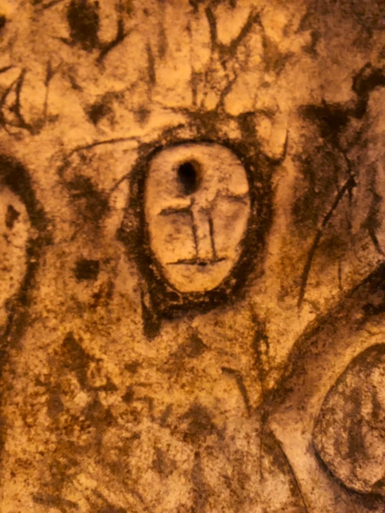 roystoncave's tweet image. Hang on, let me get my magnifying glass out..🕵️‍♀️ Some of our favourite tiny carvings from Royston Cave, and ones that are often missed.. #hertsbedsheritage #tinyobjects 🐜