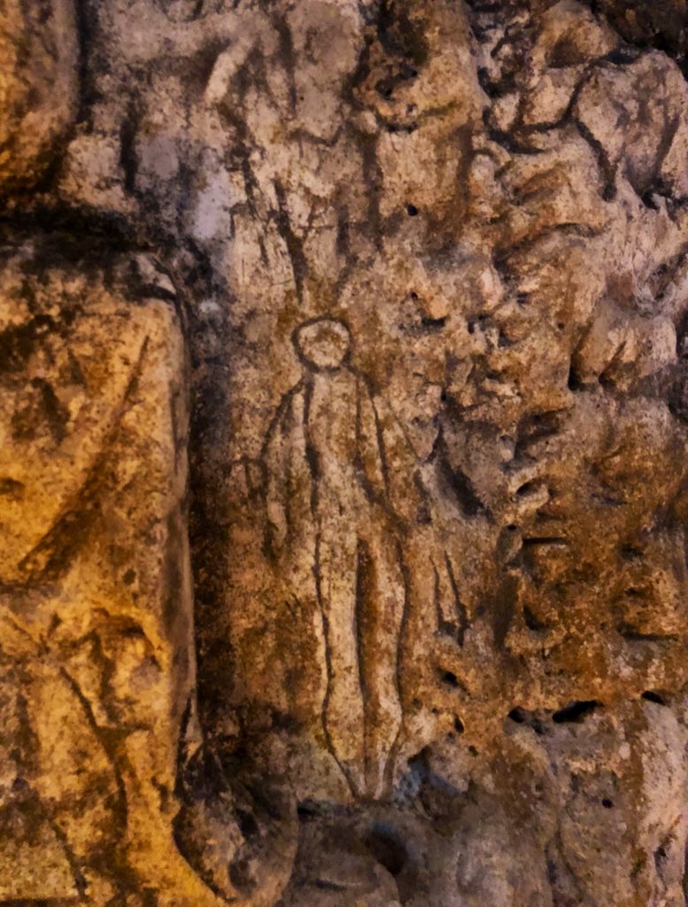 roystoncave's tweet image. Hang on, let me get my magnifying glass out..🕵️‍♀️ Some of our favourite tiny carvings from Royston Cave, and ones that are often missed.. #hertsbedsheritage #tinyobjects 🐜