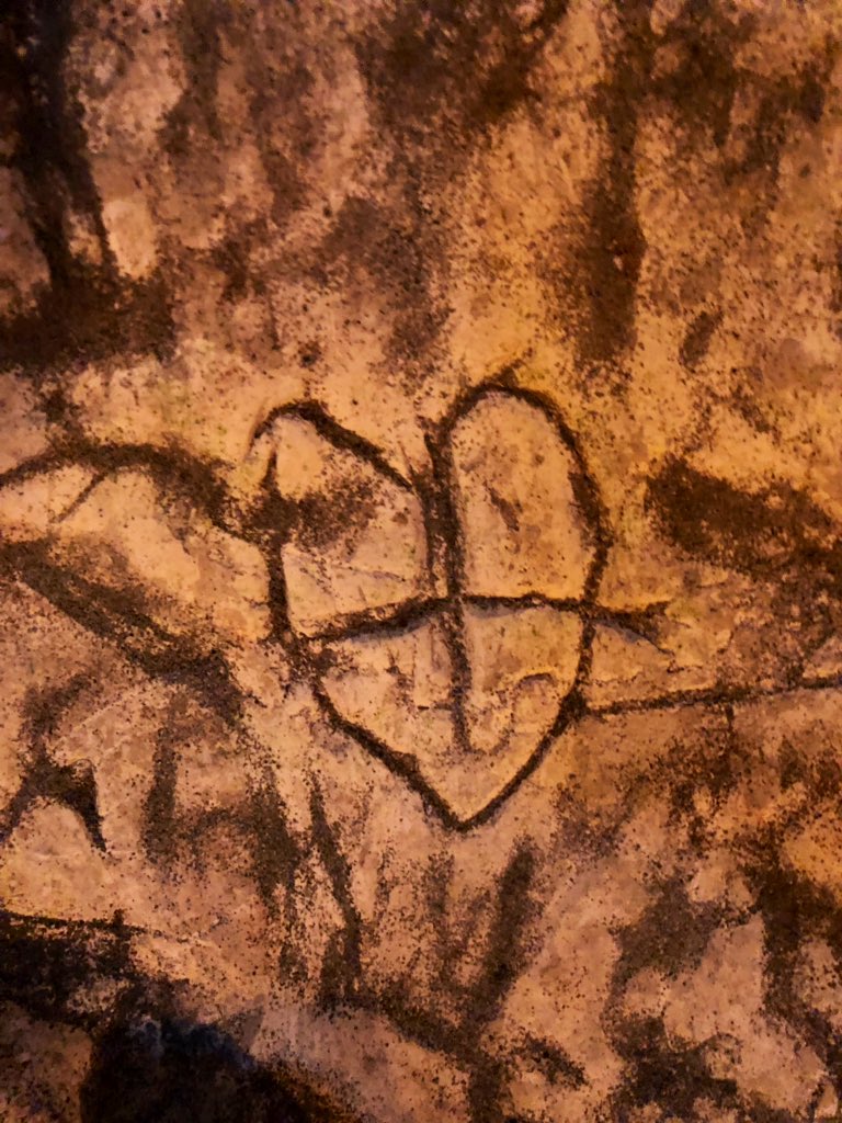 roystoncave's tweet image. Hang on, let me get my magnifying glass out..🕵️‍♀️ Some of our favourite tiny carvings from Royston Cave, and ones that are often missed.. #hertsbedsheritage #tinyobjects 🐜