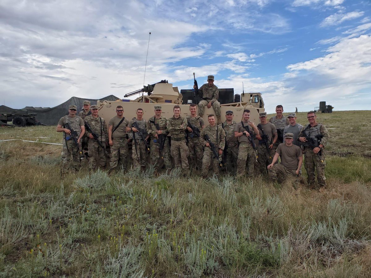 103_Fd_Sqn_RE's tweet photo. 2Lt Mells training with the North Dakota @NationalGuard.
Gaining an intimate knowledge of their weapon systems whilst developing strong relationships with his international counterparts. 

well done sir.

#International #ARMY #Interoprability

@71_Engr_Regt @USArmy
@Commander8X https://t.co/A1Lm5gQ1cJ