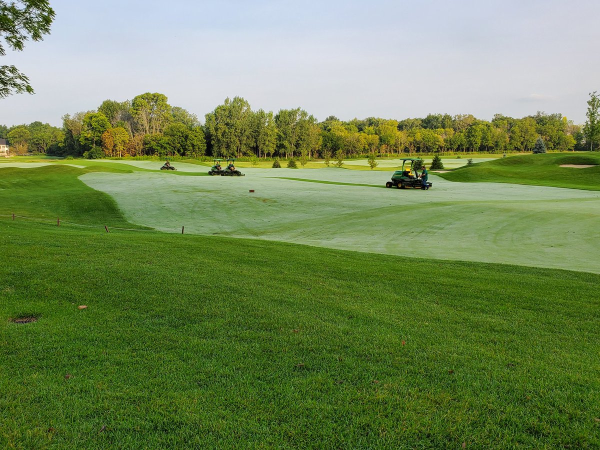 ChathamAgronomy's tweet photo. Beautiful morning to mow out fairways! #ouroffice https://t.co/DzhdoTio2C