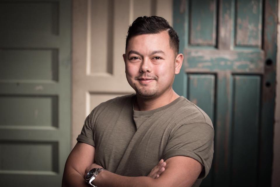 WavemakerUK's tweet photo. Our Wavemaker Hero this week is Dan Heffernan from Facebook.  Thank you Dan for your amazing work for Compare The Market.  We are sending you some Wavemaker Hero fizz. #wavemakerhero #collaboration #partners https://t.co/izQPuN2ugv