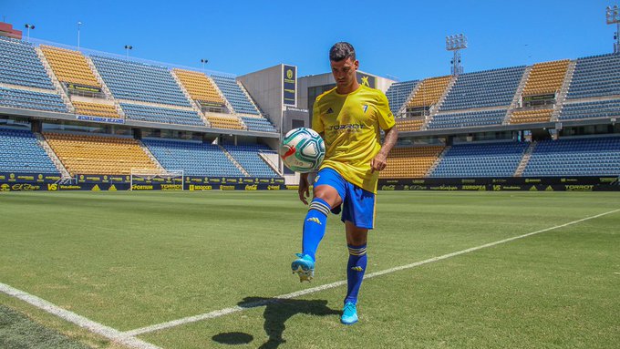 Nano Mesa, durante su presentación con el Cádiz (Foto: CCF).