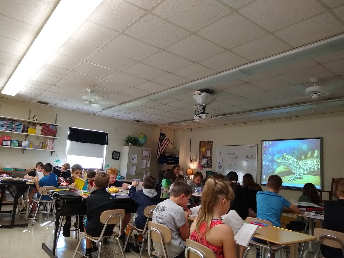 ChardonMS's tweet photo. Common read chapter 2 rule - "looking closer can make something beautiful". #CMSRules #wearecms Thanks @cynthialord for the great life lessons! https://t.co/suzUFjirnh