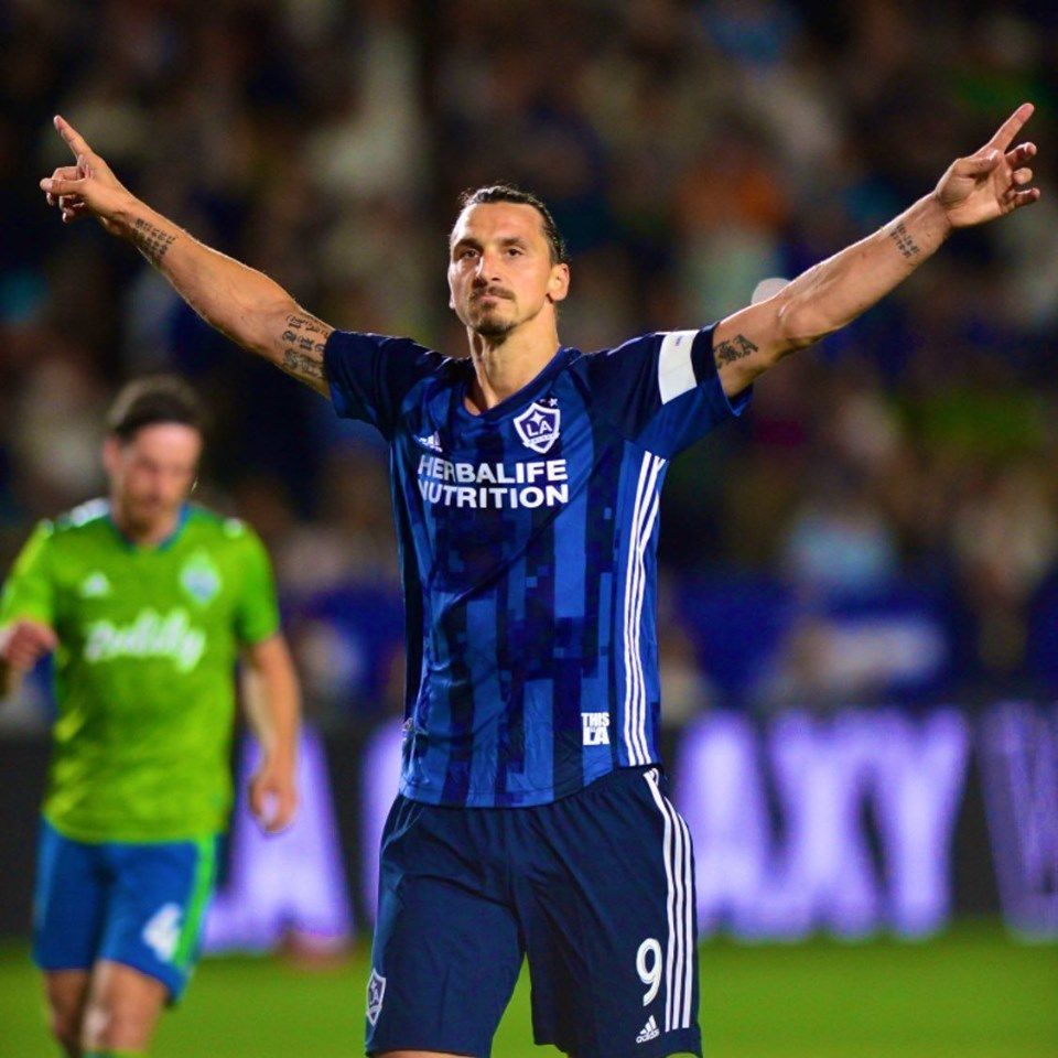 Zlatan Ibrahimovic for LA Galaxy:

👕 47 games
⚽️ 40 goals
🎯 10 assists

37 years old and bossing the league. 🦁