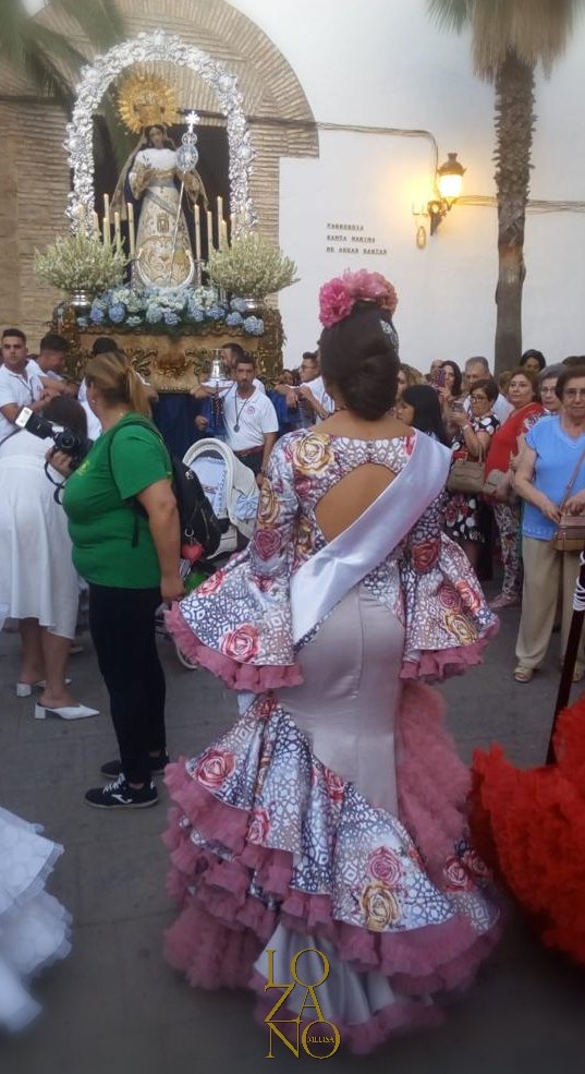 MelisaLozanoML's tweet photo. El 15 de Agosto, se celebraba en #FernánÑúñez, Córdoba, la romería de la Virgen del Tránsito y así de espectacular lucía nuestra querida Rocío
#MelisaLozano #Fuengirola #Málaga
#modaflamenca #flamenca #lunaresyvolantes #virgendeltransito #cordoba #simof #simof19 #trajesdegitana https://t.co/9QiXnqzFb2