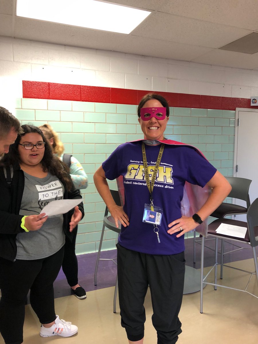 DrToniPalmer's tweet photo. Mrs Boyer is ready for her students today! GISH students are in the house! #gipsfirstdayeveryday https://t.co/jafEBKVBY3