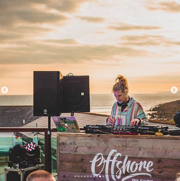 hoxtonradio's tweet photo. Easy @RobdaBank how’s the #MakingWavesTour @sharpsbrewery been flowing? Would love to catch up ahead of your @GooseIsland @GooseIslandLDN @OvalSpace set in a few weeks https://t.co/IM1CauoI8q