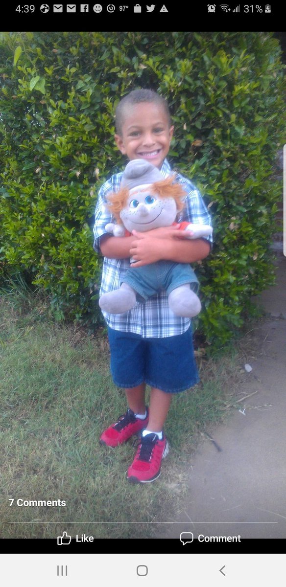 MsKysar's tweet photo. First day kinder...first day 6th grade. My heart is melting. #NISDfirstday @CTMSBulldogs https://t.co/NAEddY3ohE