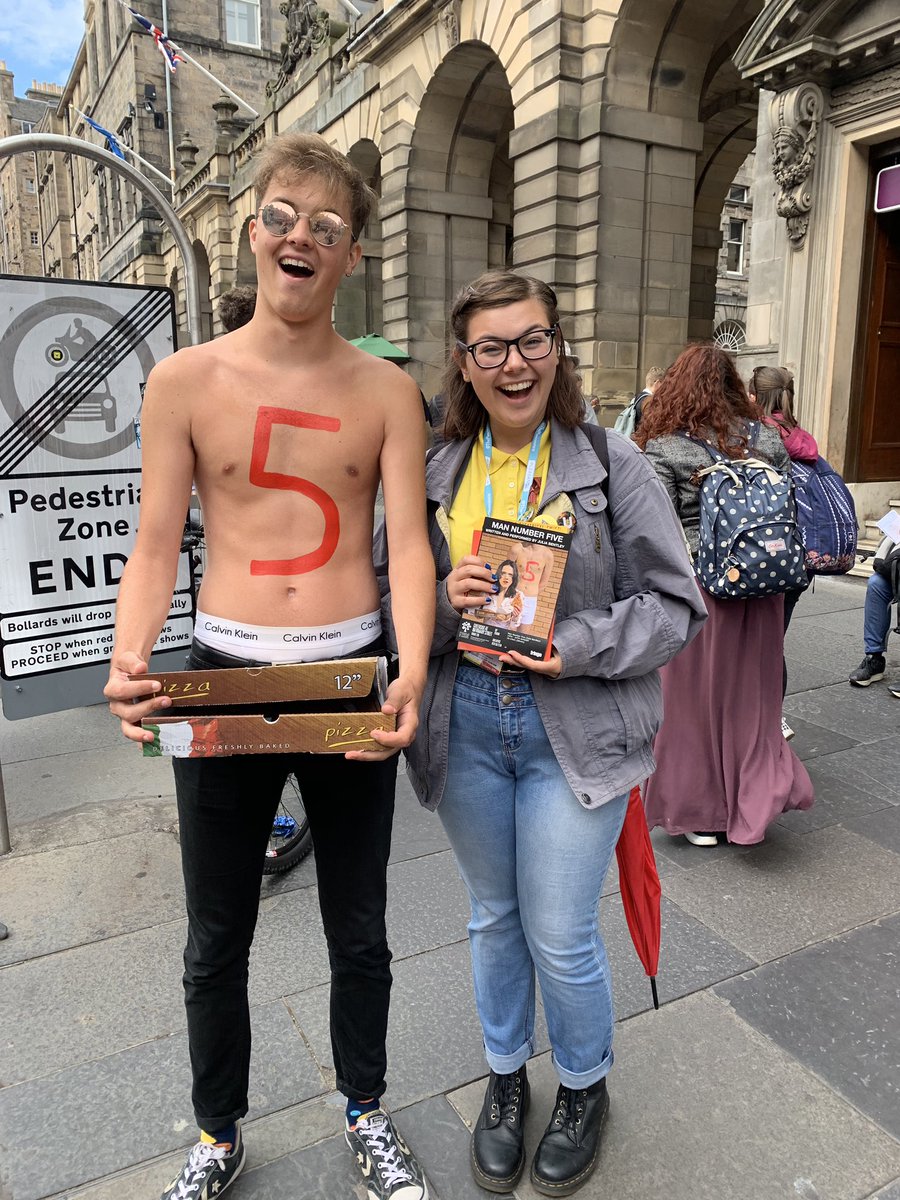 ManNumberFive's tweet image. WE BLOOMING LOVE CHATTING TO YOU ALL AND SHARING SAMS 12 INCHES 🍕 #makeyourfringe #edfringe
