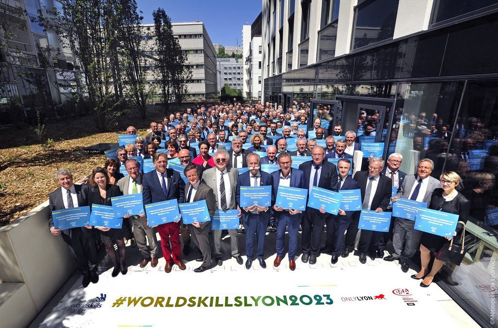 bernard_stalter's tweet photo. @WorldSkillsFR @WorldSkills @OnlyLyon @grandlyon Oui croisons les doigts🤞🏻
Les #CMA soutiennent la candidature de la France ! #wsclyon2023 https://t.co/VaTTMuTFU0