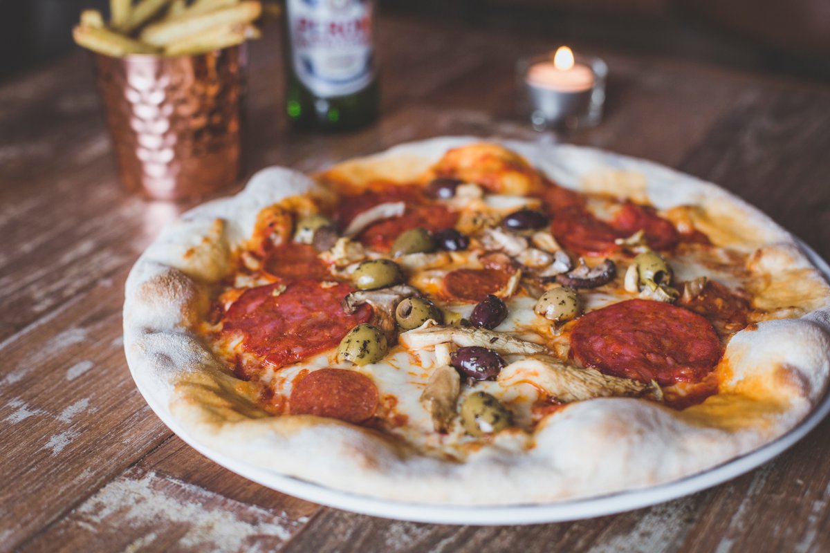 cavebar_rh's tweet photo. Don't fancy cooking tonight?
Join us for a bite instead 🍴😋
To book a table call us on 01430 471204 or visit https://t.co/Fkd6iUdUyX https://t.co/Yt64FzgpgF
