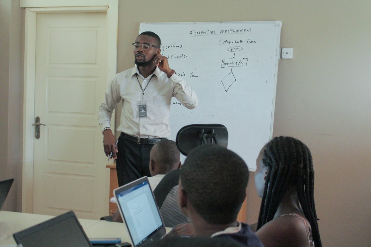 genesystechhub's tweet image. A wise man once said, &quot;It is never too early to learn Financial Management.&quot; That wise man was @omelichuka!

Today the wise Chuka, our CFO, continued his &quot;Financial Management for Kids&quot; series with our wonderful #codeville children.

#weAreGenesys #Codeville