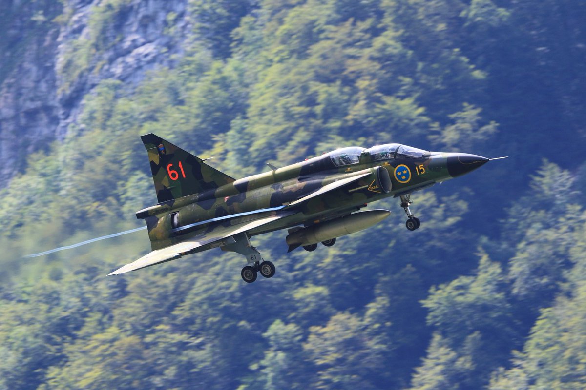 Dainuke's tweet photo. Aug 16, 2019
Zigermeet 2019 Swedish Air Force Historic Flight
Saab AJS37 Viggen SE-DXO
#AJS37 #SwedishAirForceHistoricFlight #Zigermeet19 https://t.co/r7zBR4KrgI