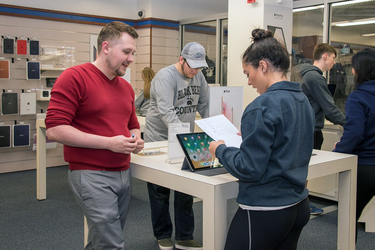 umbookstore's tweet photo. Welcome, new faculty! From laptops &amp; desktops to headphones &amp; accessories, visit the Tech Center today to fulfill all of your technology needs. https://t.co/hWV5CtddEu