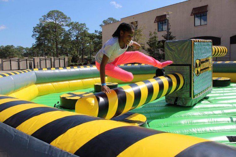 WARNING: GOOD TIME AHEAD
Student Alumni Association Kick-Off is today at 11:30am!!
Let's have some fun... and pizza.