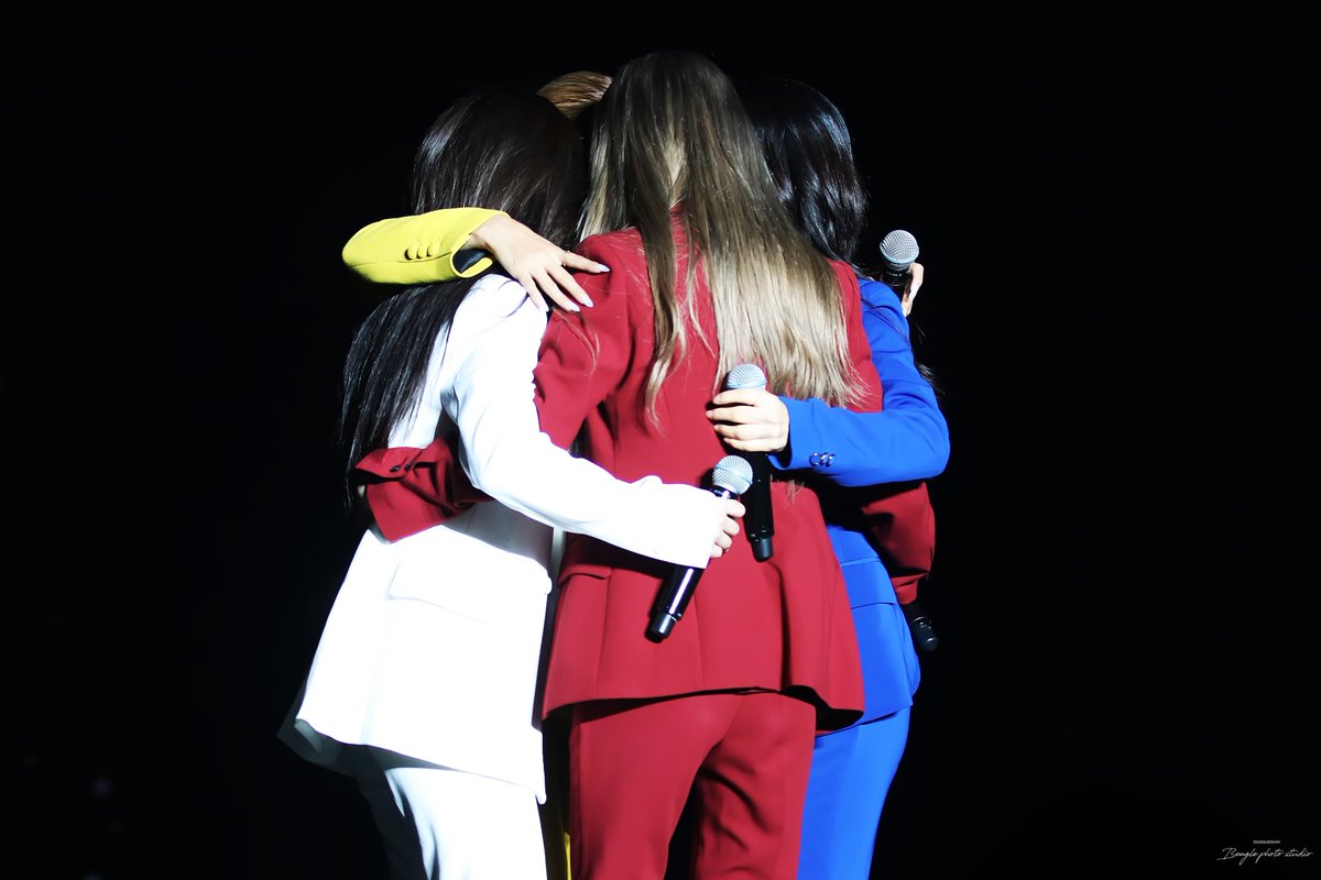 190728 4season F/W in 대구

함께라서 행복했던 순간들.
모두, 기억할게요 고마워.

#마마무 #솔라 #문별 #휘인 #화사 
#mamamoo #SOLAR #MOONBYUL #WHEEIN #HWASA