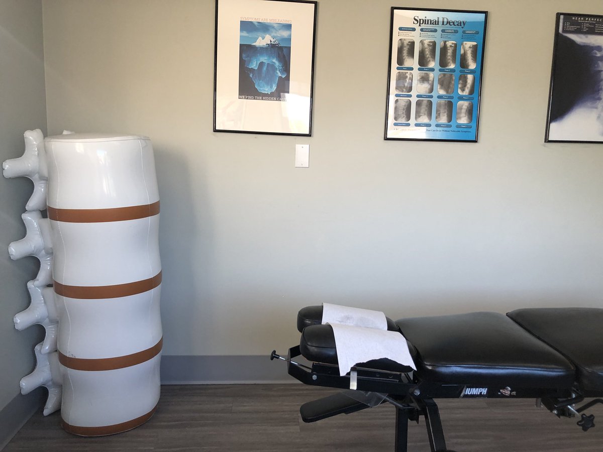 InflatableSpine's tweet photo. Looks great in any room! Happy Tuesday! #inflatablespine #spine #chiropractic #lookinggood https://t.co/Y2aefqvR4N