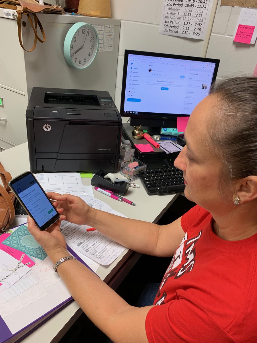 marcela_acevedo's tweet image. Making sure my friend gets into the twitter madness!!! ⁦@HumbleISD_TMS⁩ ⁦@KennethBuck12⁩ ⁦@ElizabethFagen⁩ #TMSmadness
