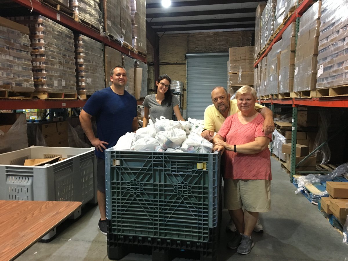 CSLcpas's tweet photo. CS&L wanted to lend a helping hand to the @FoodBankManatee! We volunteered by filling 100+ commodity bags for local homebound seniors. #FeedManatee #GiveWhereYouLive #HungerIsCurable https://t.co/WxToL1WlZL