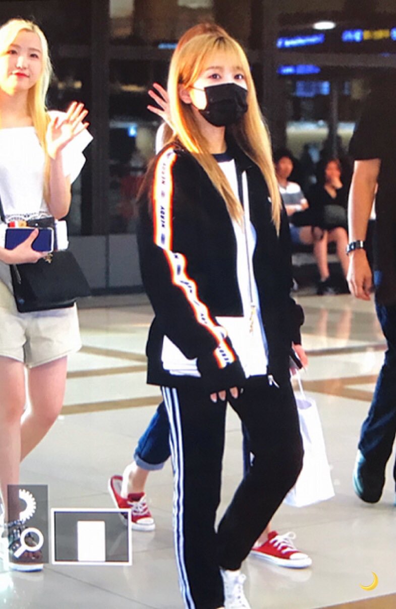 밤 アユクデで着たジャージを空港ファッションに取り入れるところも好きだよ T Co I5aenhiwez Twitter