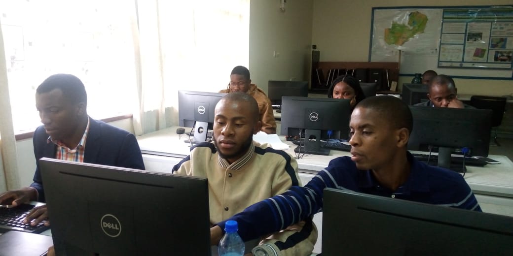 #OngoingNow #Day 2 of #SMFM Satellite Monitoring for Forest Management (SMFM) workshop. In attendance are representatives from #Mozambique, #Zambia and #Namibia. This workshop is coordinated by Dr Samuel Bowers from the University of Edinburgh.