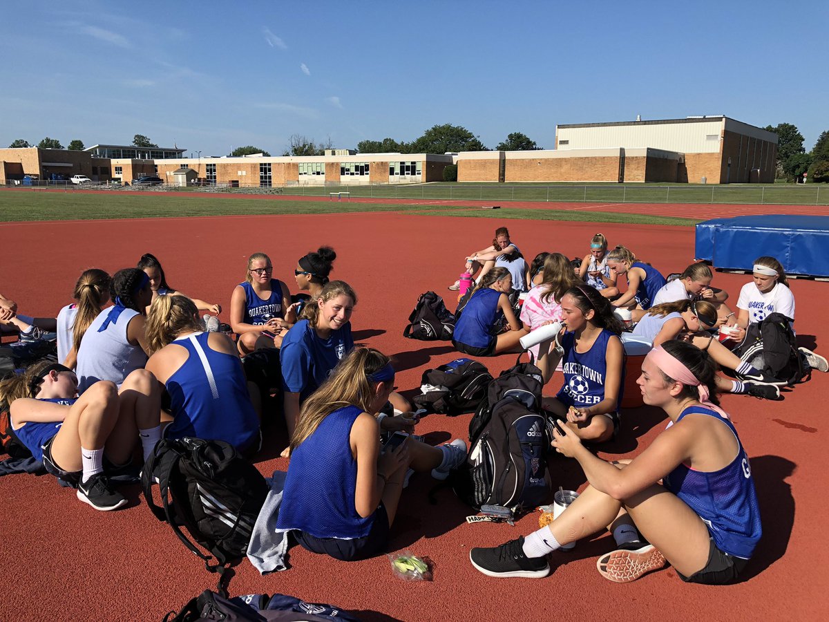 QtownSoccer's tweet photo. Lady Panthers taking a break after a great track workout 💪🏽💪🏽💪🏽 #PutInWork https://t.co/vefPwjjoK3