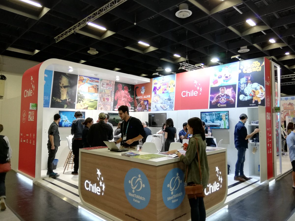 prochile_de's tweet photo. First day at #gamescom2019 is already underway with lots of great visitors and interesting meetings! Come discover our exciting Videogames and meet our talented developers at the Chilean stand at Hall 3.2. booth C-050! @vgchile @ProChile @DTORRESD https://t.co/VOUJRpda7a