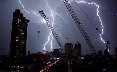 lubeaboom's tweet photo. OSHA says lightning strikes about 300 Americans per year and crane operators are in the front line. As summer storms ramp up, Bill Smith at @KHLGroupACT advises on the elements of lightning safety here: https://t.co/zTmDlWZrzn #SlickJustGotSlicker https://t.co/tFQbjHBzXG