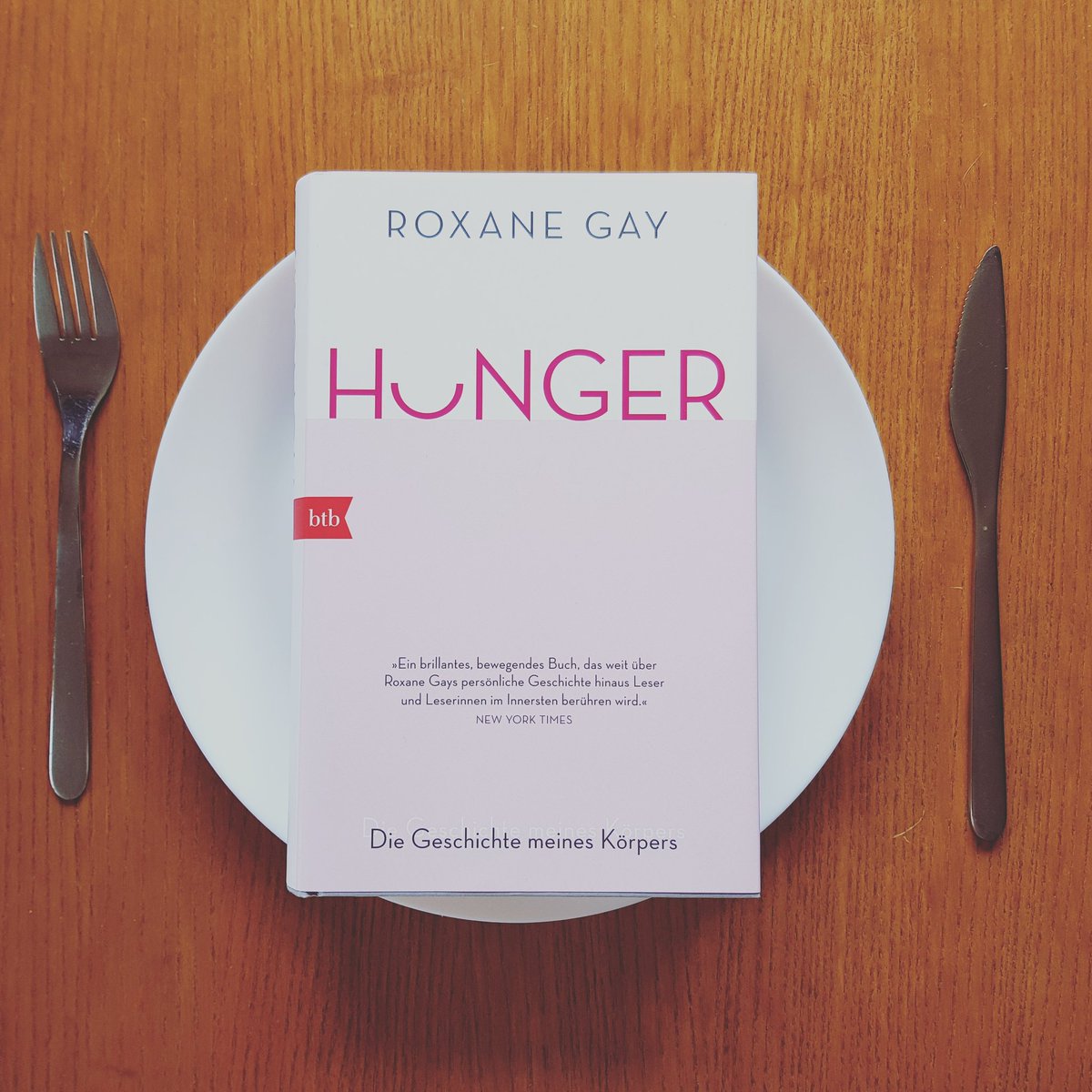 ricyliest's tweet photo. Meine Rezension zu "Hunger" von Roxane Gay ist jetzt auf meinem Blog online! #rezension @Bloggerportal https://t.co/ZrSpwfhyN8 https://t.co/zKLDbcBjLM