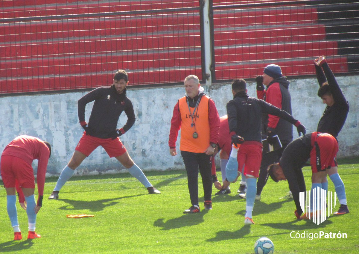 CodigoPatron_'s tweet photo. ⚽ VOLVIÓ EL SANTO 💪
Los suplentes de #Patronato jugarán un amistoso ante #CosmosFC
Los 11➡Costa; Marín, Andrade, Díaz, Aruga; L. Mancinelli, Briñone, Cortizo, Comas; Barreto y Tarragona ⚫🔴⚫ https://t.co/JF0ZmofQw8