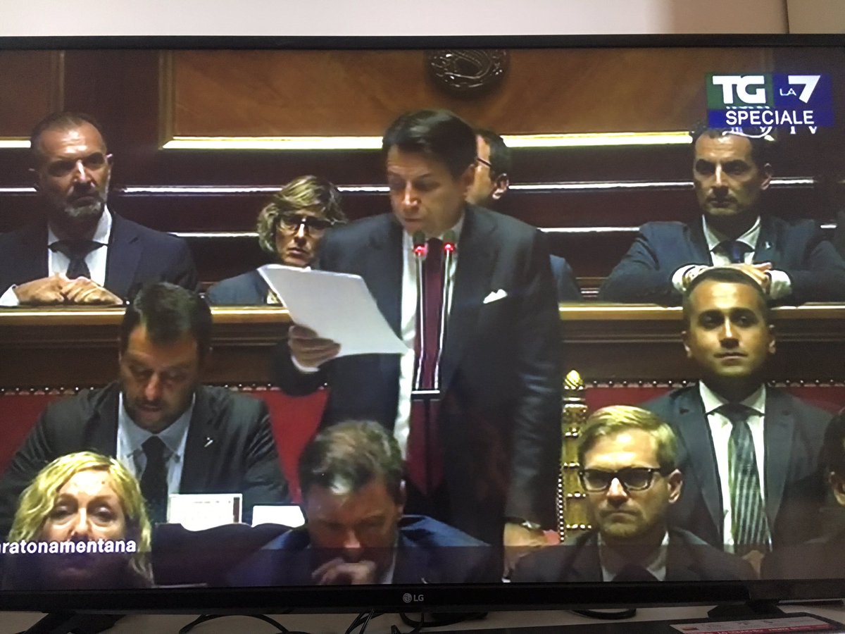 Francesca_audet's tweet photo. Quando capisci che non ce l’hanno con te! E ritrovi l’orgoglio #selfieapezzi https://t.co/f87iT9iPFK