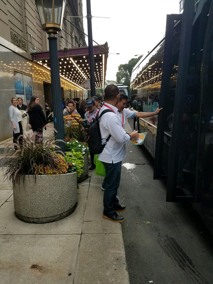 ILSoybean's tweet photo. More than 300 soybean buyers from 55 countries are getting ready to head out to see the Illinois soybean industry in action. #USSoyEvents @USSEC @ussoy https://t.co/TkjDzGQLbV